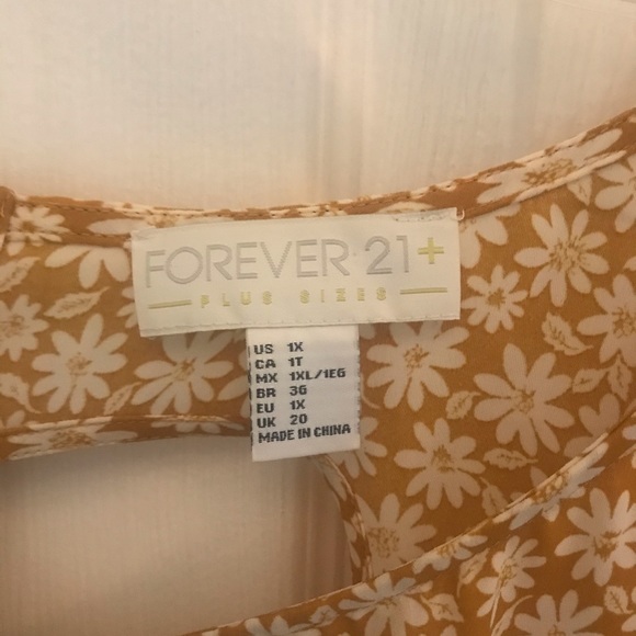 Forever 21 plus size blouse size 1xl - Picture 2 of 3